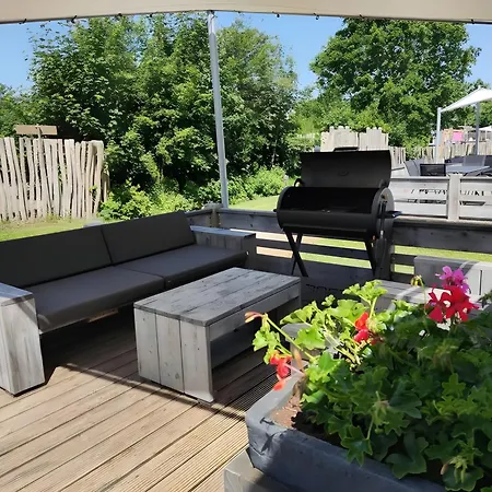 Cozy Tiny Solhouse 7 - Near Groningen - 5 Star Location Appartement Kropswolde Buitenkant foto